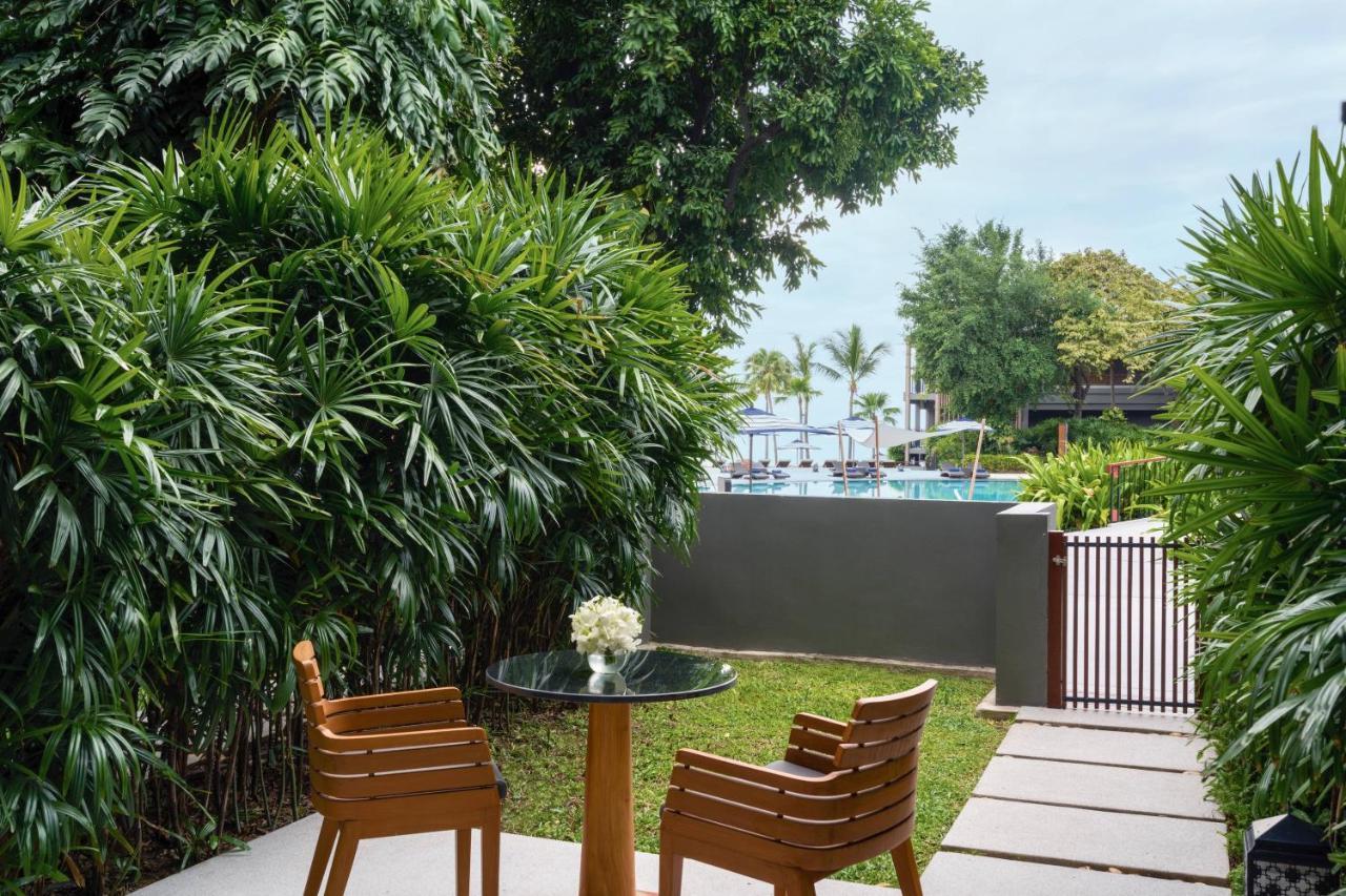 Hua Hin Marriott Resort And Spa Екстер'єр фото The pool at the hotel