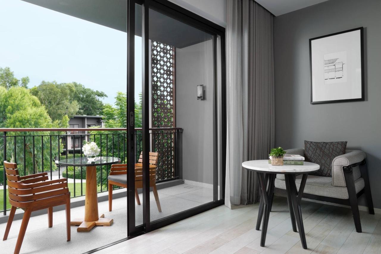Hua Hin Marriott Resort And Spa Екстер'єр фото A balcony at the hotel