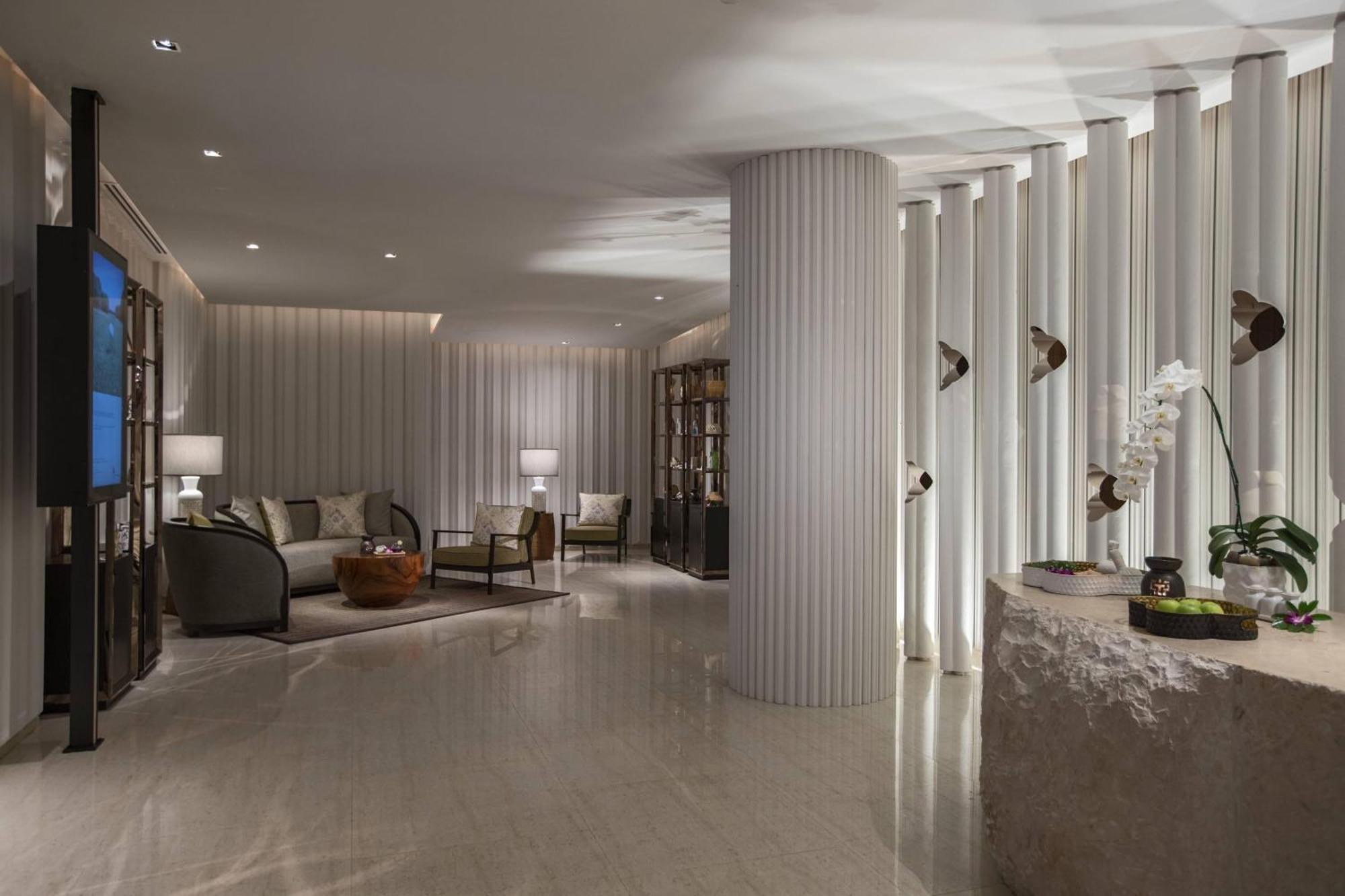 Hua Hin Marriott Resort And Spa Екстер'єр фото The lobby of the Ritz-Carlton, Dubai