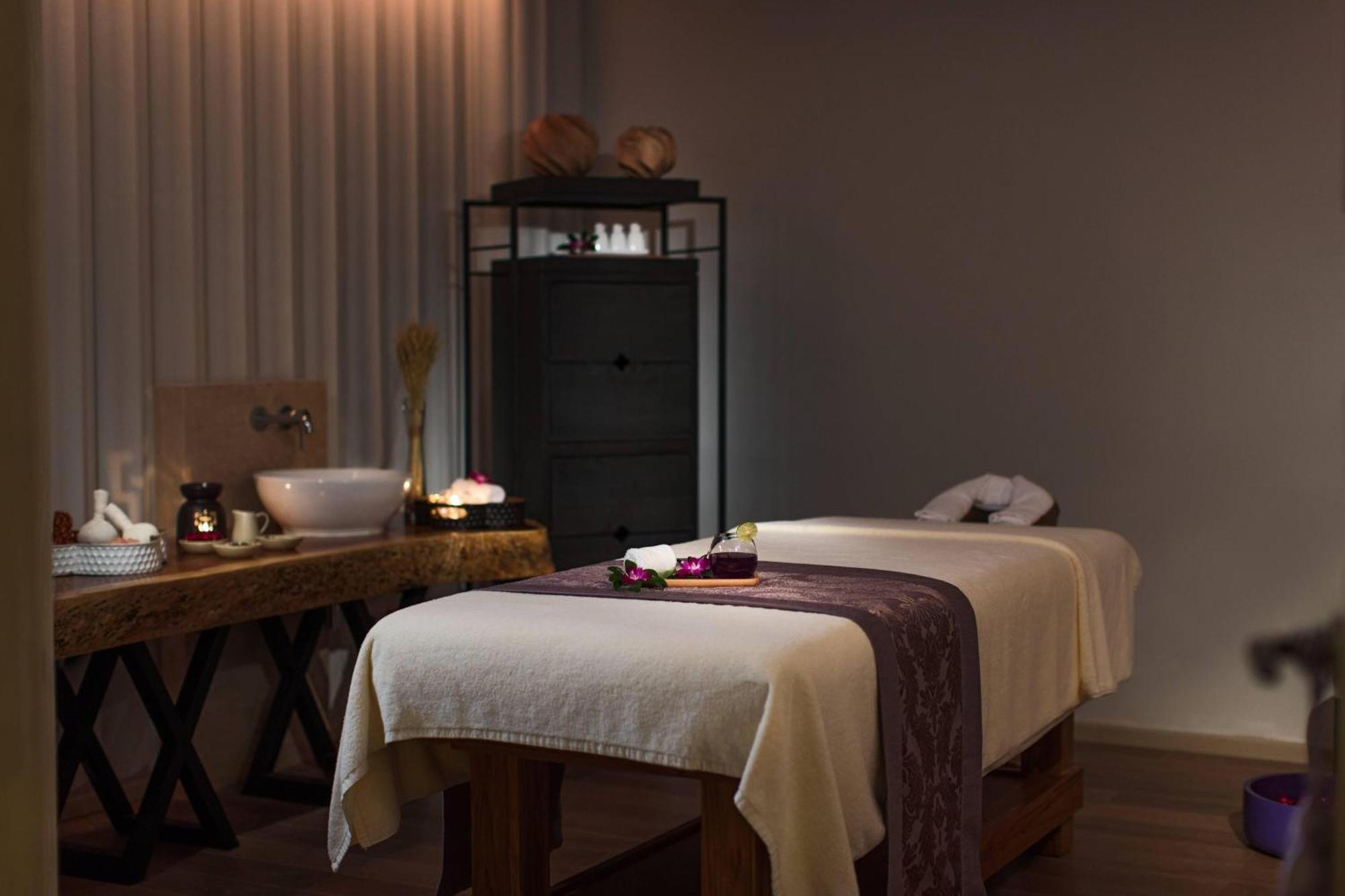 Hua Hin Marriott Resort And Spa Екстер'єр фото A massage bed