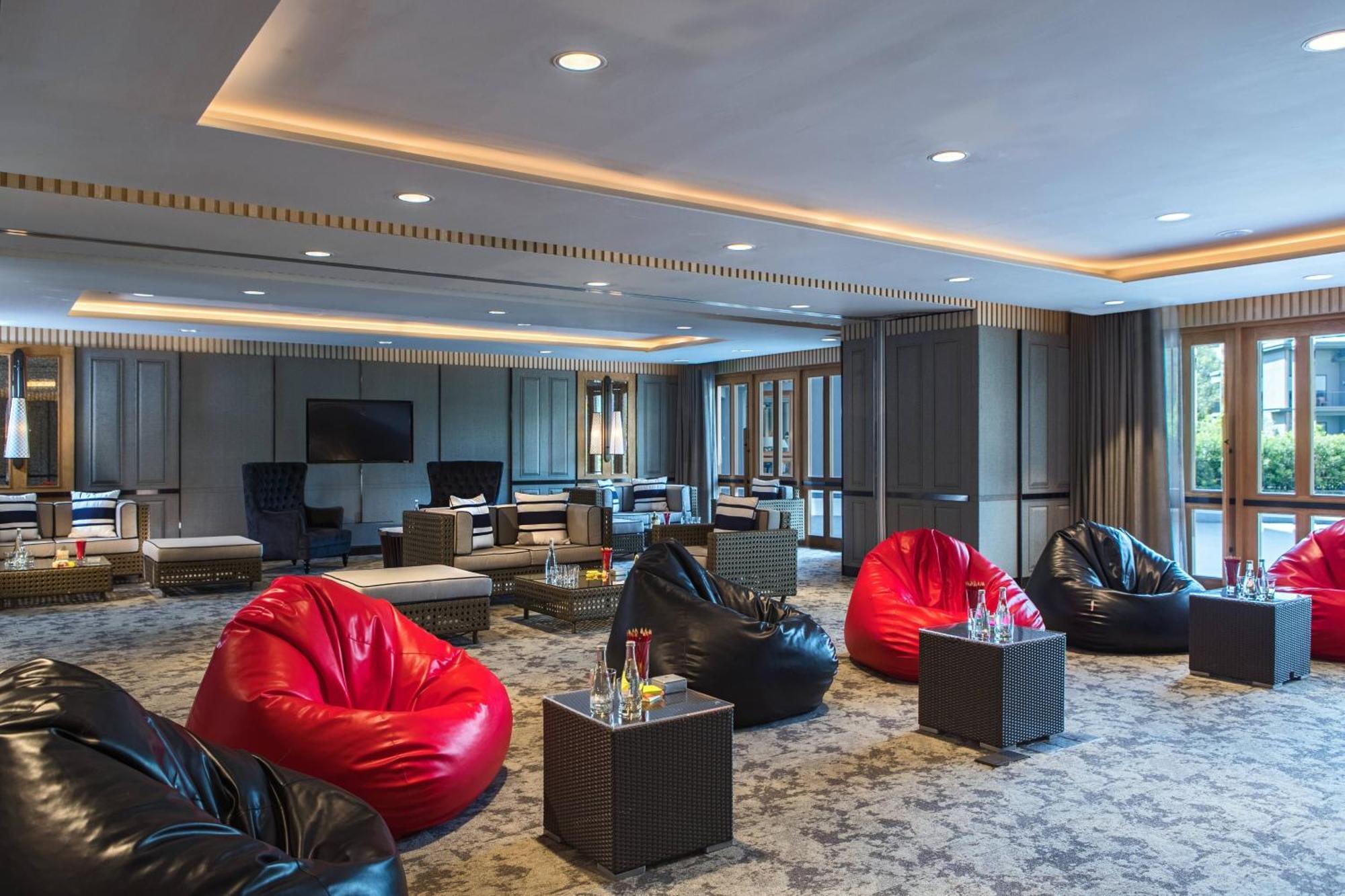 Hua Hin Marriott Resort And Spa Екстер'єр фото The lounge at the airport