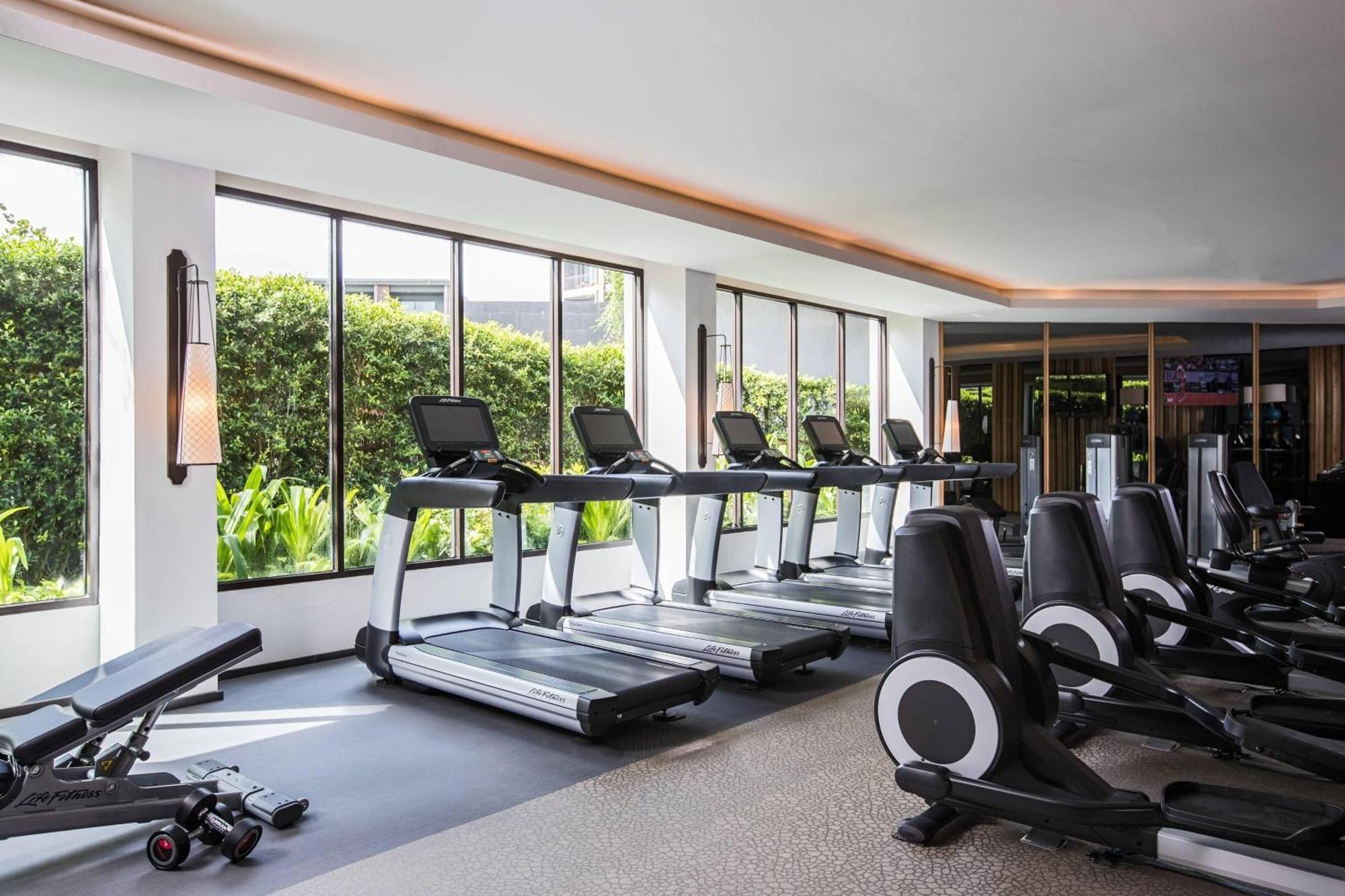 Hua Hin Marriott Resort And Spa Екстер'єр фото The gym at the hotel