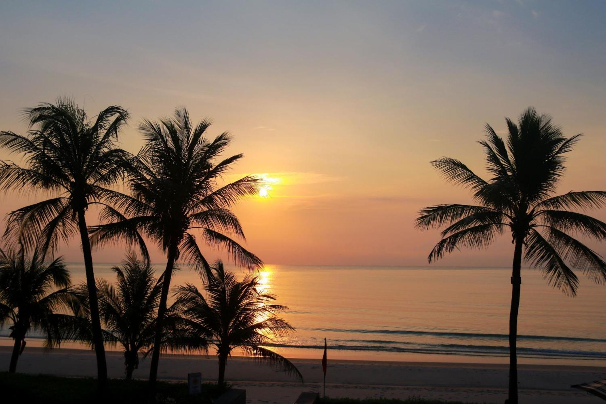 Hua Hin Marriott Resort And Spa Екстер'єр фото Sunset at the beach