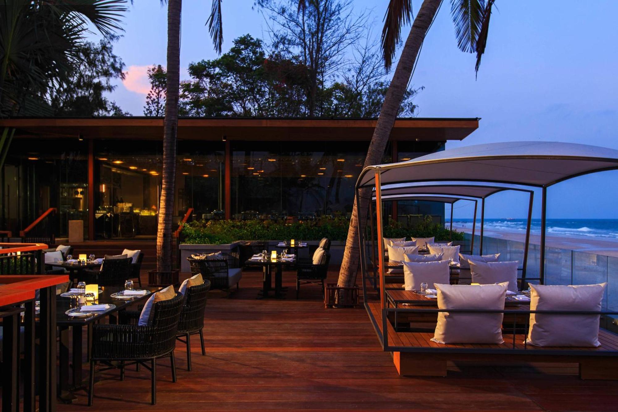 Hua Hin Marriott Resort And Spa Екстер'єр фото The Deck