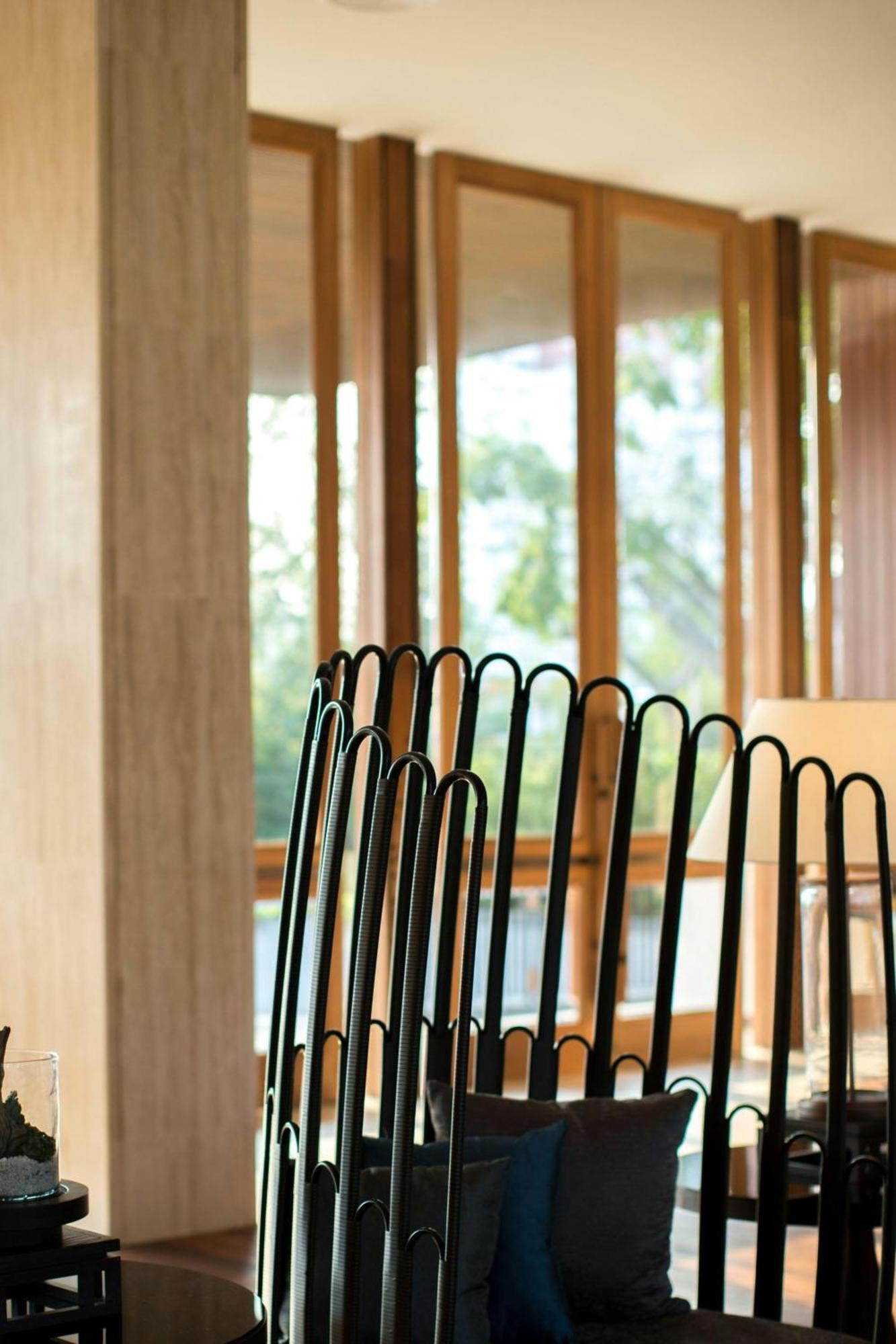 Hua Hin Marriott Resort And Spa Екстер'єр фото The interior of the library